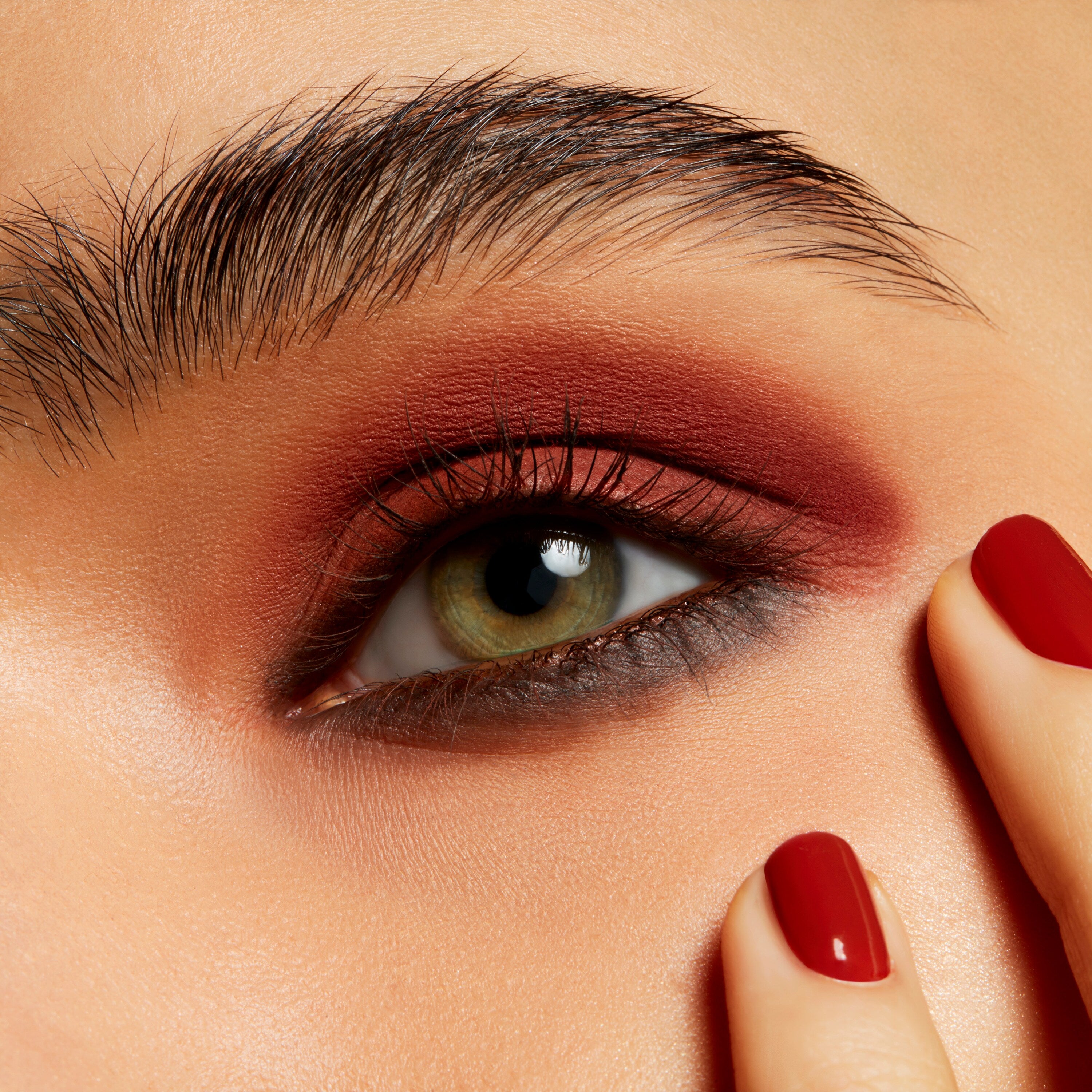 Powder Kiss Soft Matte Eye Shadow Pro Palette - Everyday Essential