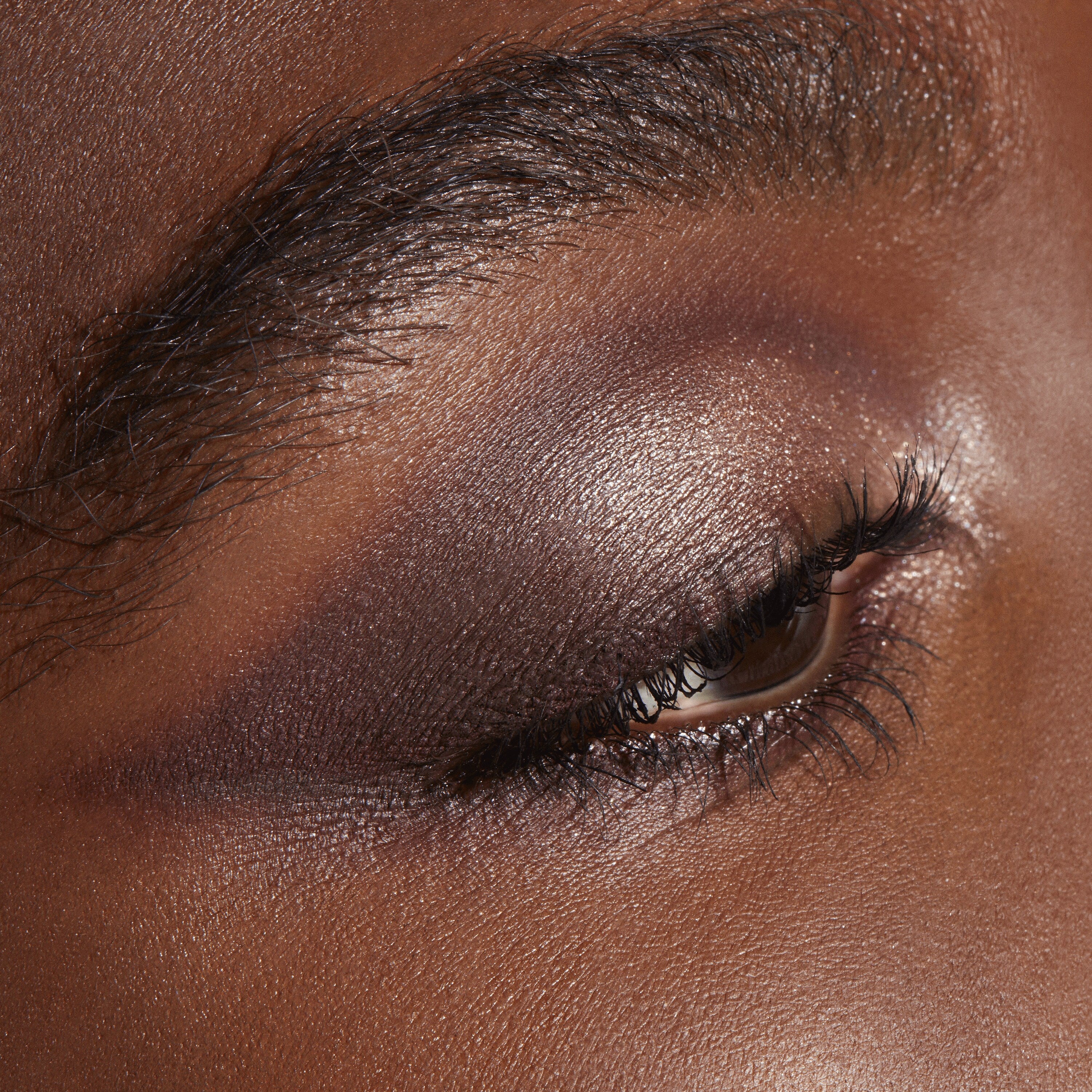 Connect In Colour Eye Shadow Palette: Embedded in Burgundy - Everyday Essential
