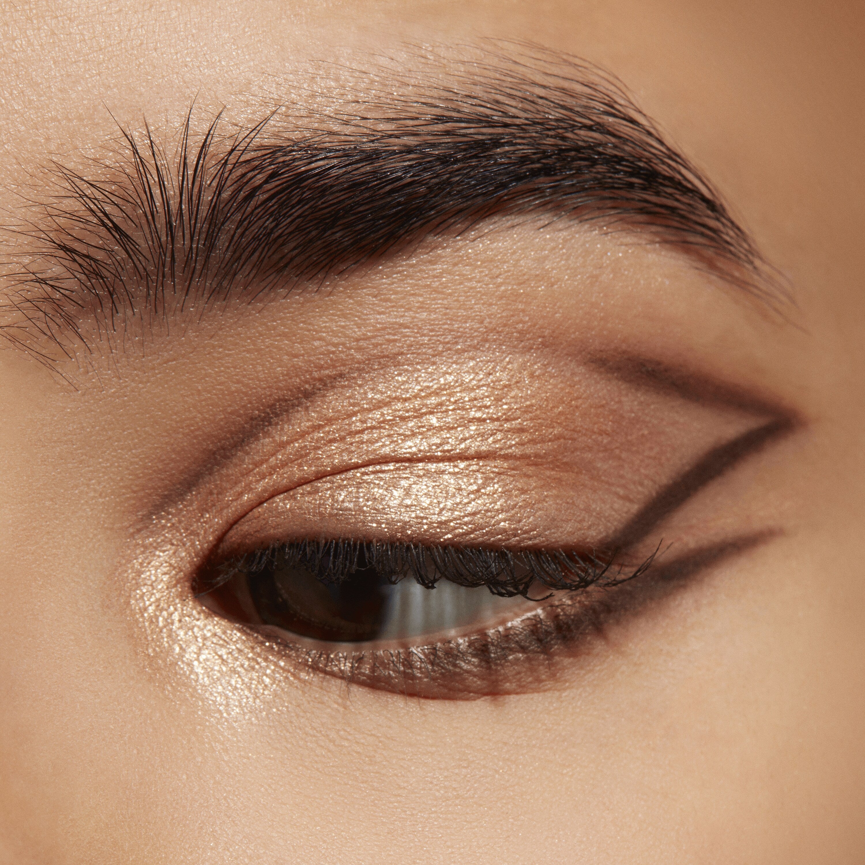 Connect In Colour Eye Shadow Palette: Unfiltered Nudes - Everyday Essential