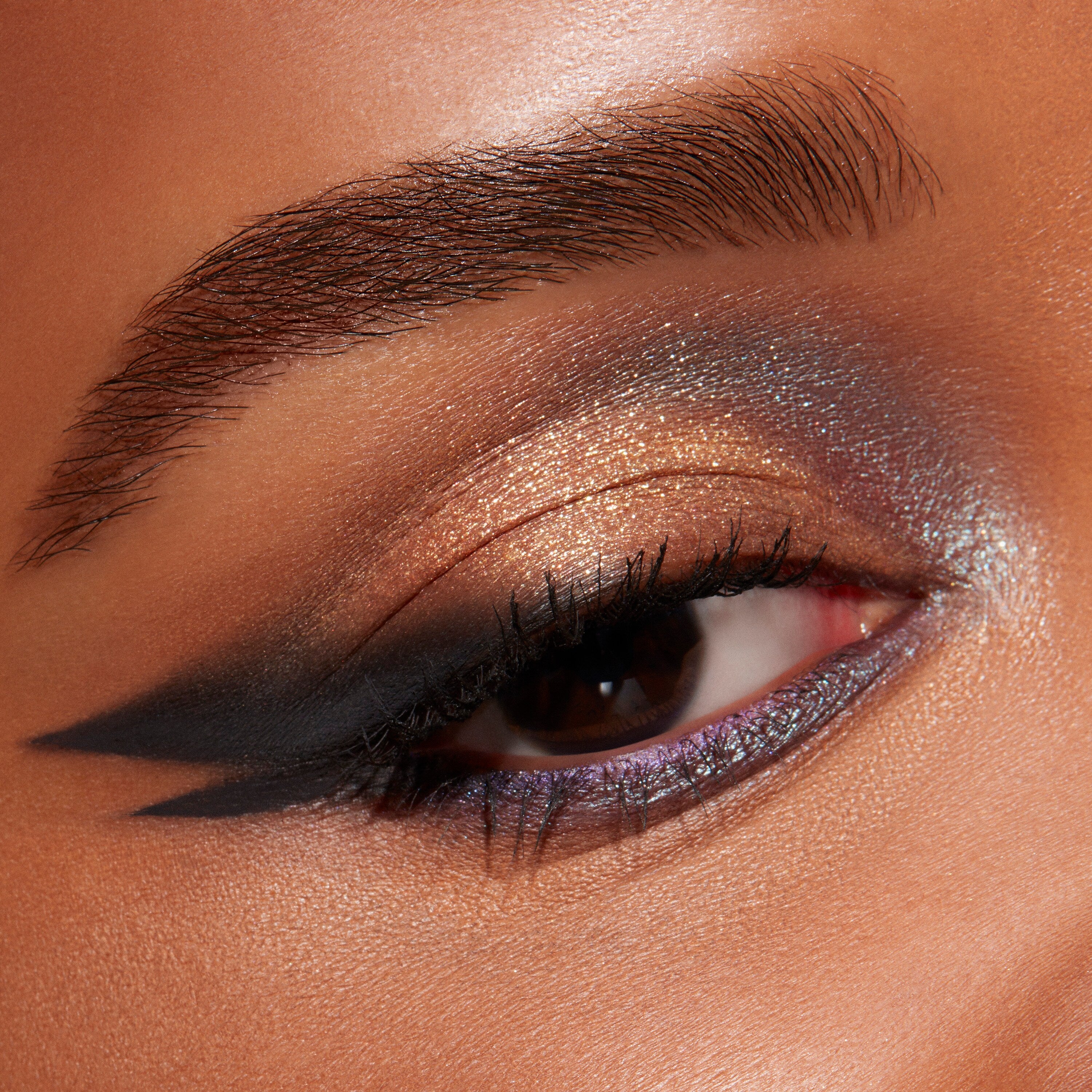 Connect In Colour Eye Shadow Palette: Hi-Fi Colour - Everyday Essential