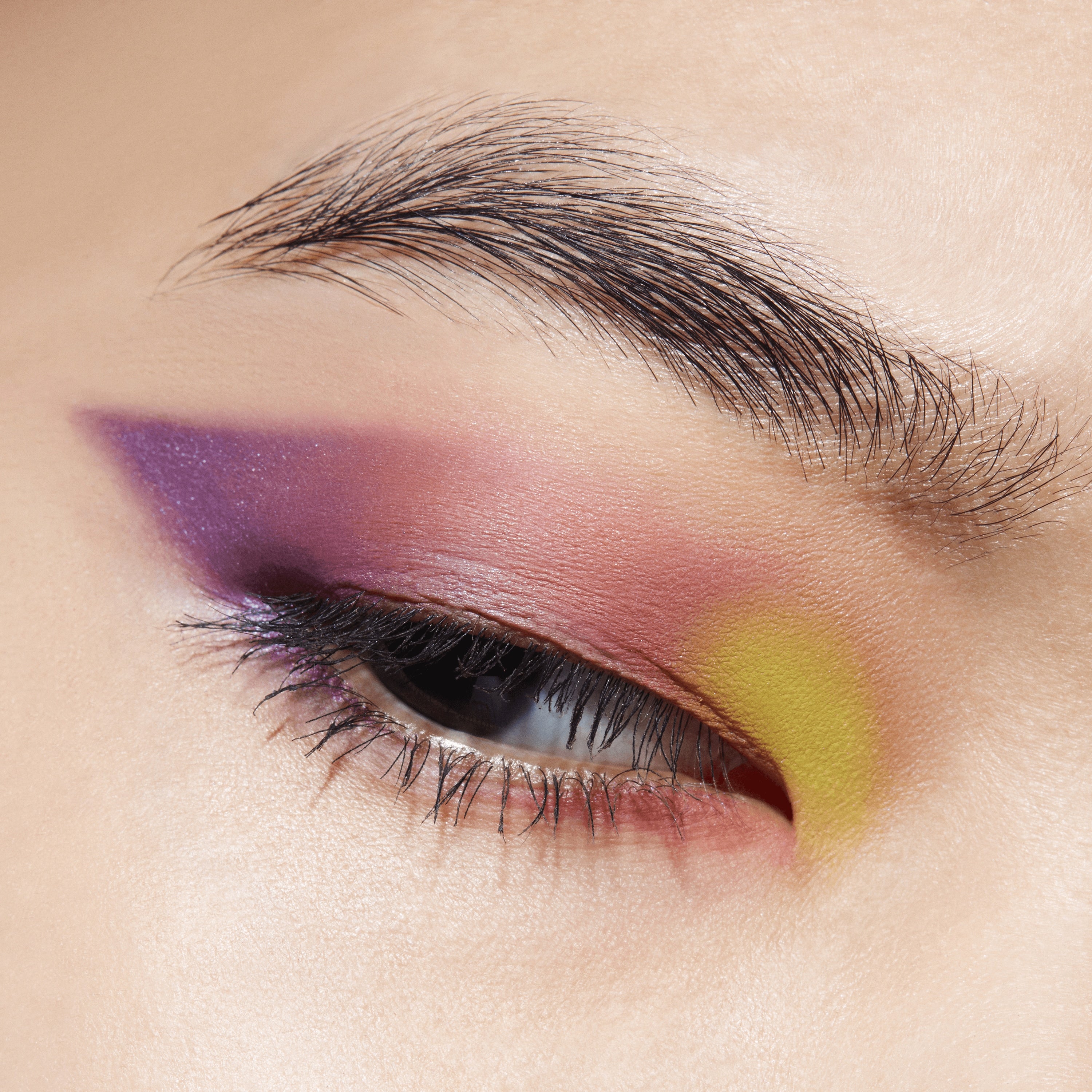 Connect In Colour Eye Shadow Palette: Hi-Fi Colour - Everyday Essential